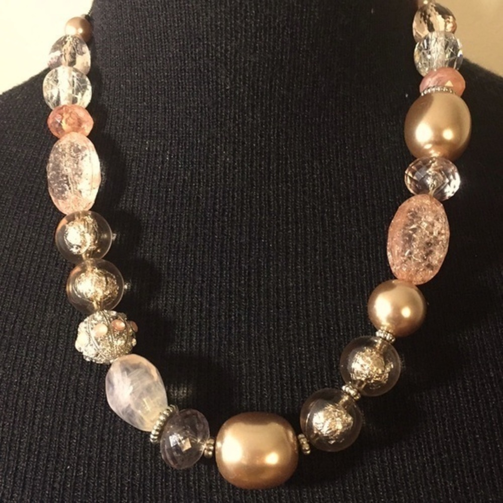 New York & Co fashion neck lace